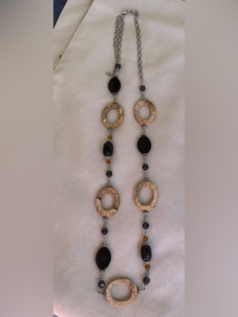 Black Oval Stone Beaded
Necklace w/ Beige Wooden Oval Links, Silver-Tone chain